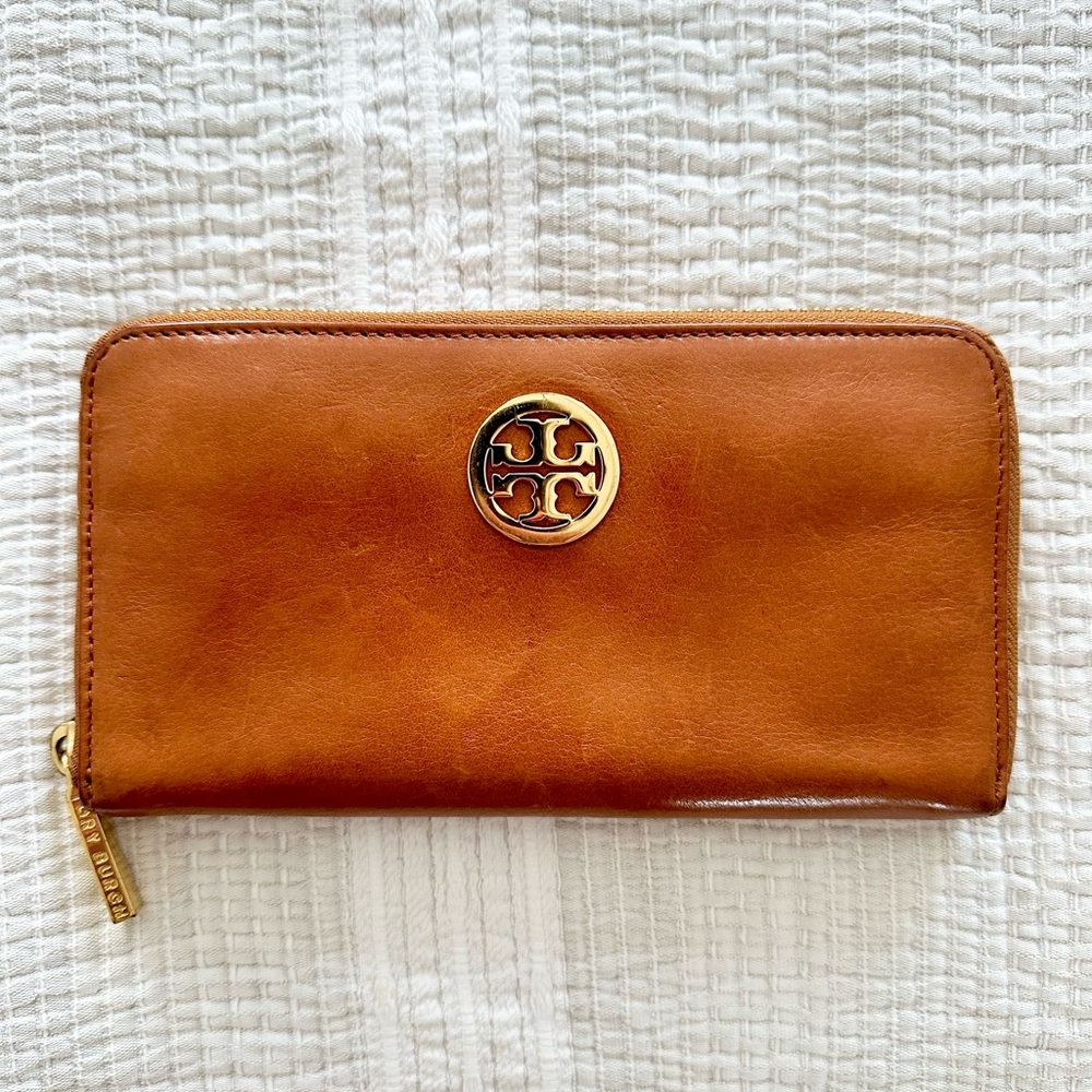 tory burch dena continental zip wallet